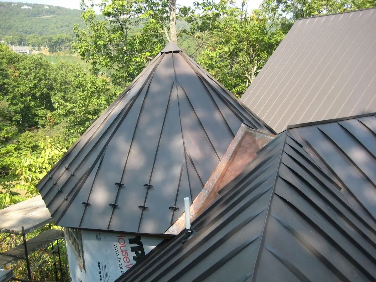 Professional Roof Tarp Installation by Craftsman Roofing in Windsor Hills